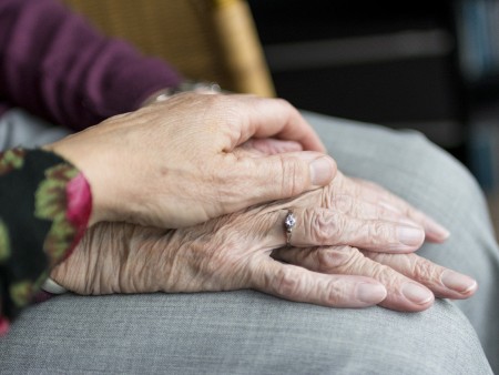 Chute chez les seniors : gérer une fracture du col du fémur