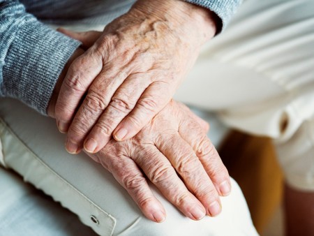 Dépendance des personnes âgées : les différentes solutions