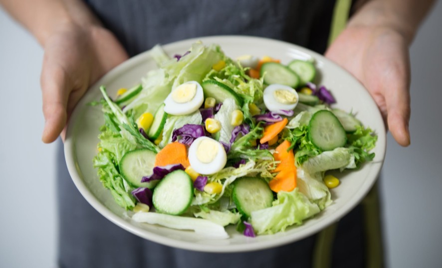 Quelles différences entre un diététicien et un nutritionniste ?