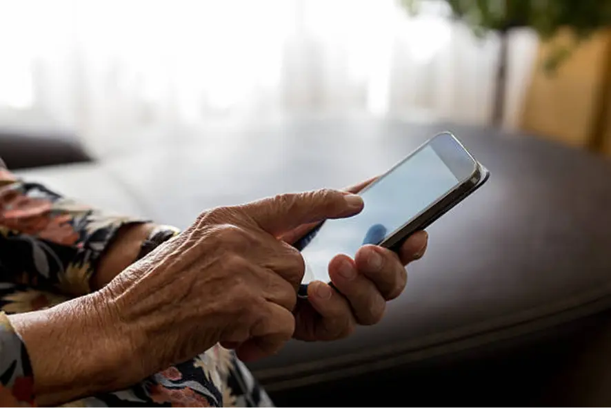 Le téléphone portable pour les Séniors : on vous aide à le choisir