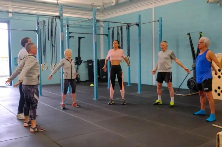 Marine Lorphelin s'entraine avec Raymonde, octogénaire adepte de Cross Fit