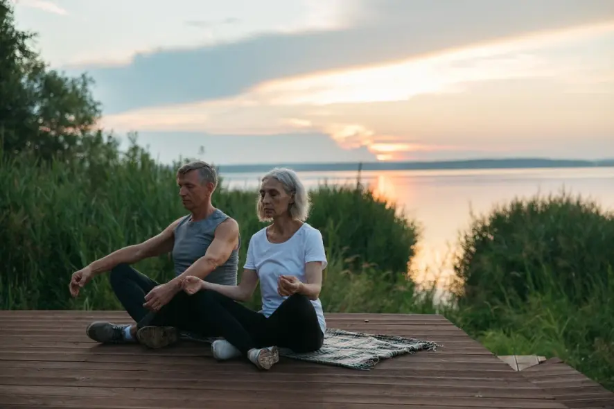 La méditation et le yoga pour mieux vieillir