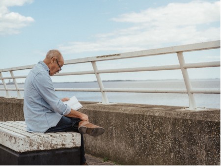 Comment lutter contre la solitude chez les personnes âgées ?