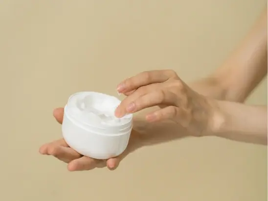 Peaux sèches ? 5 astuces pour garder votre peau hydratée.