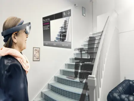 La technologie Hololens signée TK Home solutions vous permet de visualiser en temps réel votre futur monte-escalier grâce aux lunettes 3D.