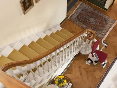 Installez un monte-escalier TK Home Solutions chez vous et retrouver votre mobilité au sein de votre domicile