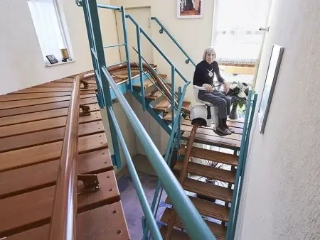 Installez un monte-escalier TK Home Solutions chez vous et retrouver votre mobilité au sein de votre domicile